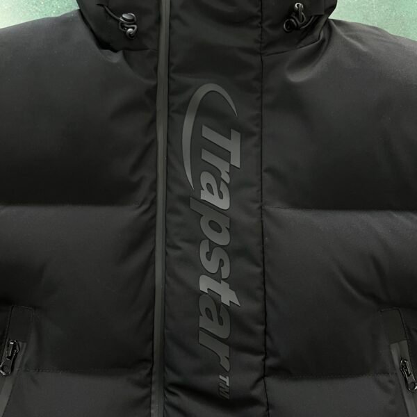 DECODED HOODED PUFFER 2.0 JACKET – BLACK - Image 4